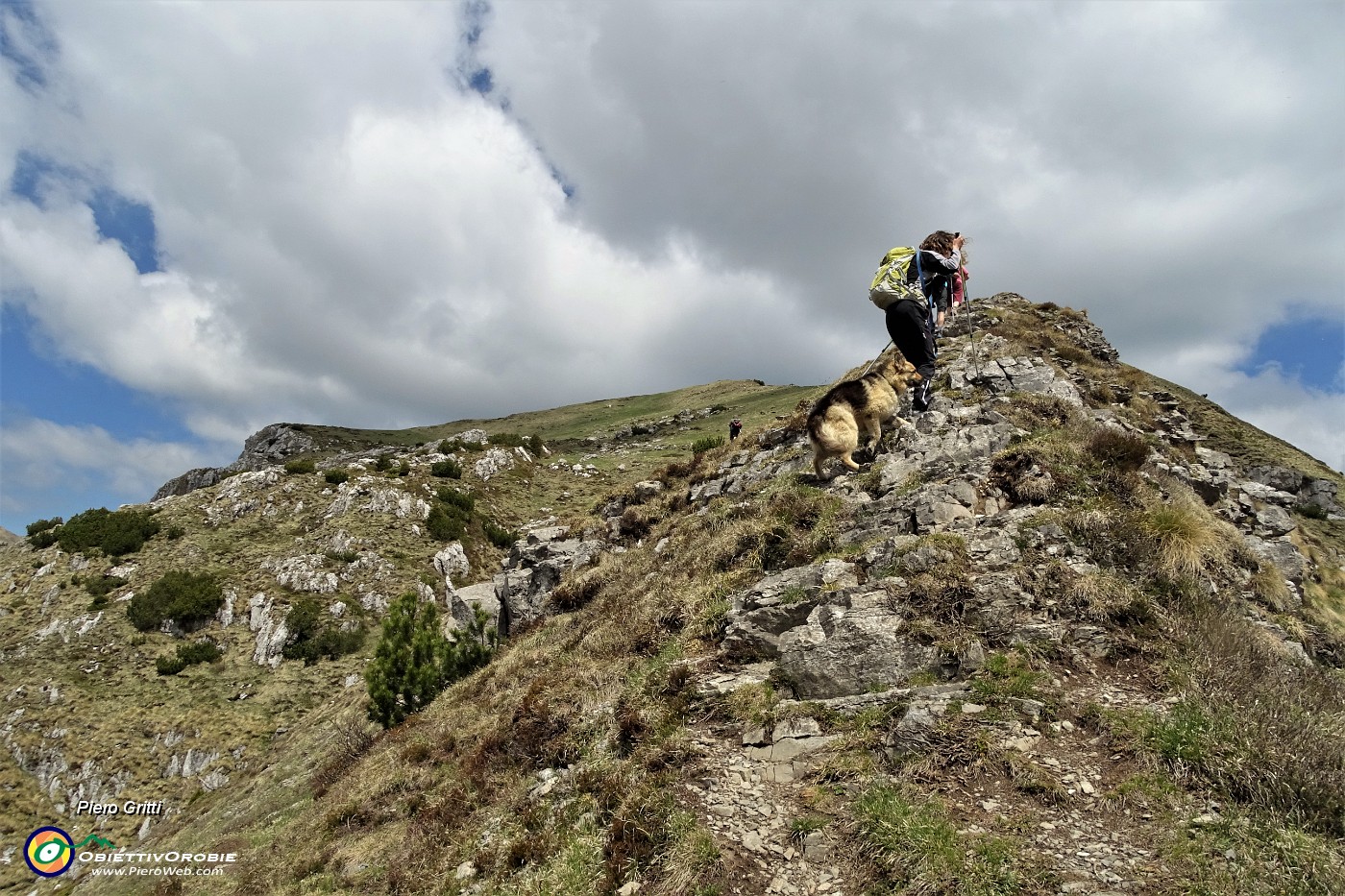 71 In salita a Cima di Piazzo dal sentierino ci cresta.JPG